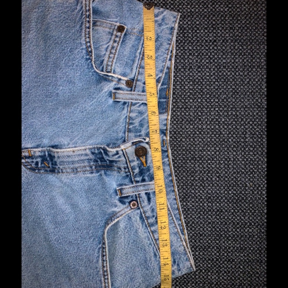 Levi’s Jean Ripped Shorts - Picture 5 of 5